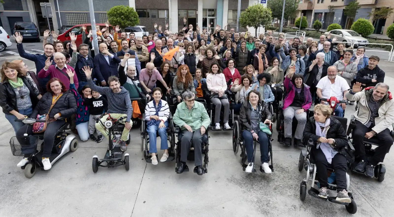 Miembros de la asociación EM Navarra en Ansoain
